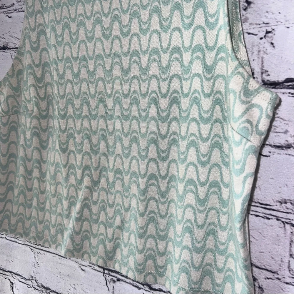 Altar’d State Sleeveless‎ Crop Top Light Green and Tan Size Large